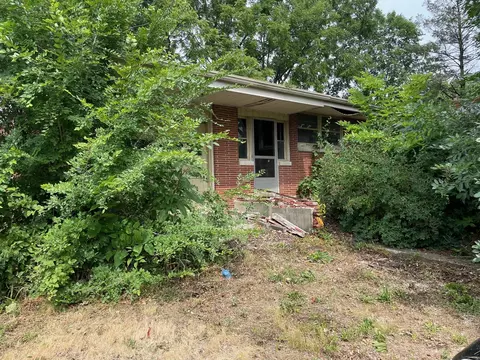 1511 N Main St, Normal, IL 61761 photo 2