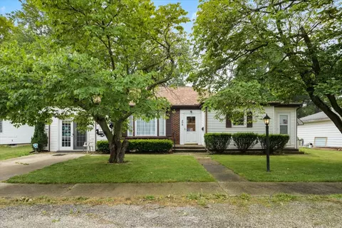 205 W South St, Seymour, IL 61875