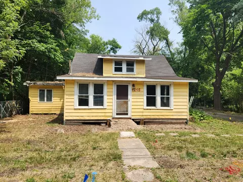 1215 N East End Ave, Round Lake Beach, IL 60073