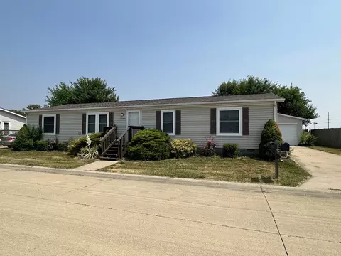 3003 Iris Way, Bloomington, IL 61705