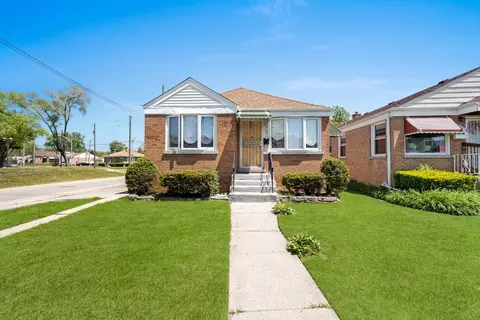 3917 Saint Charles Rd, Bellwood, IL 60104