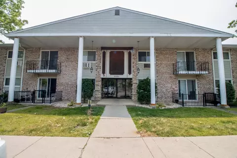 9351 Ladybird Ln #1D, Des Plaines, IL 60016