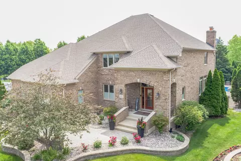 4527 Corktree Rd, Naperville, IL 60564