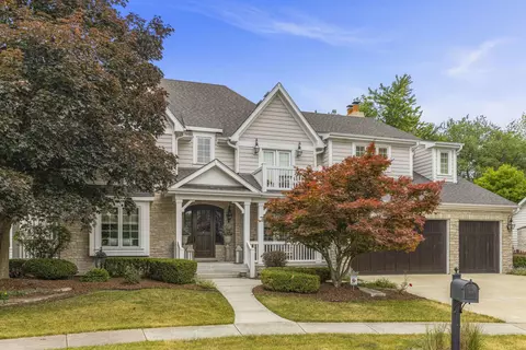 608 Balmoral Cir, Naperville, IL 60540