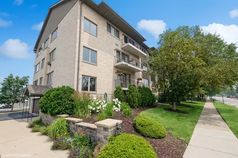 4560 W 93rd St #3B, Oak Lawn, IL 60453