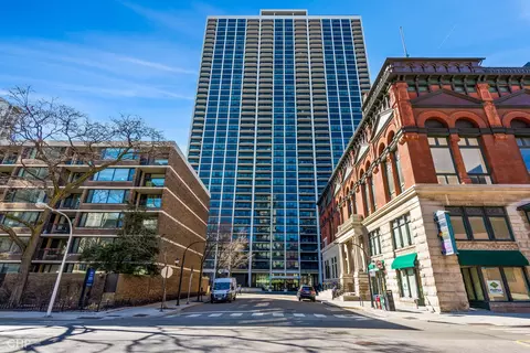 1560 N Sandburg Ter #1512J, Chicago, IL 60610