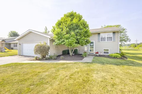 510 Thunder Valley Trl, Capron, IL 61012