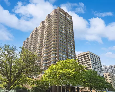 4170 N Marine Dr #17K, Chicago, IL 60613