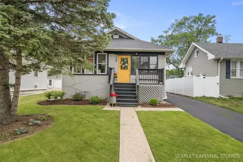 118 S Harvard Ave, Villa Park, IL 60181