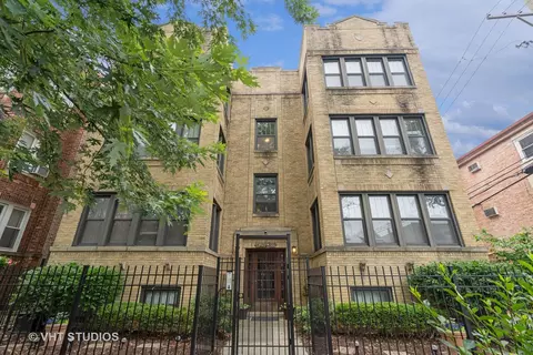 1951 W Birchwood Ave #3W, Chicago, IL 60626