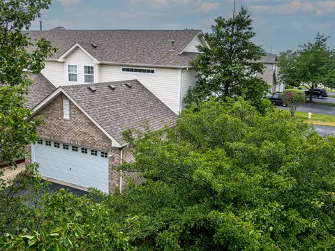 18374 Millennium Dr, Tinley Park, IL 60477