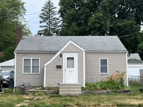 631 N 14th St, Dekalb, IL 60115