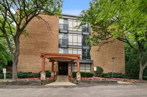 1811 Four Lakes Ave #4E, Lisle, IL 60532