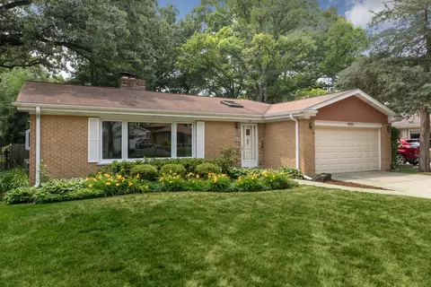 1825 W Crescent Ave, Park Ridge, IL 60068