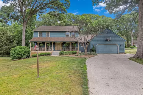 1306 Woodridge Ct, Mahomet, IL 61853