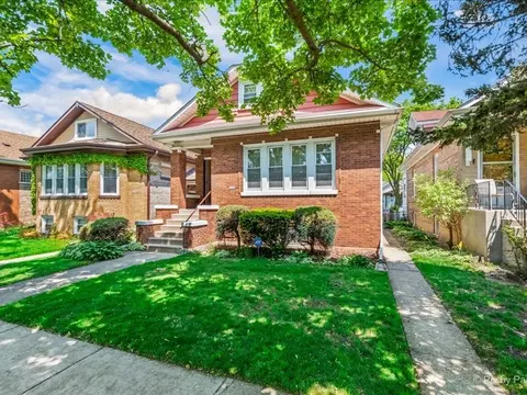 6108 W Roscoe St, Chicago, IL 60634