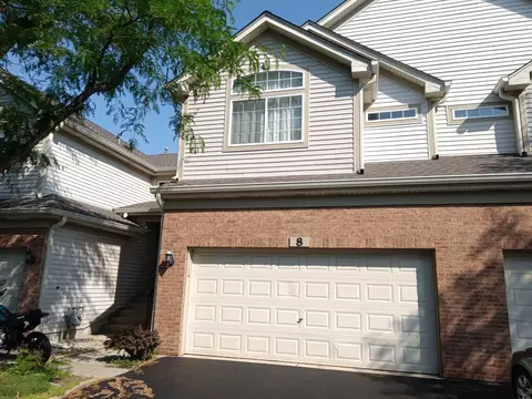 8 Monarch Dr, Streamwood, IL 60107