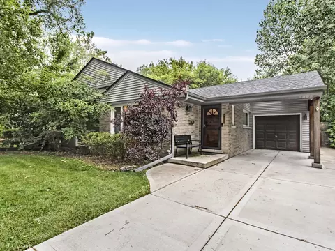 9308 Forestview Rd, Evanston, IL 60203
