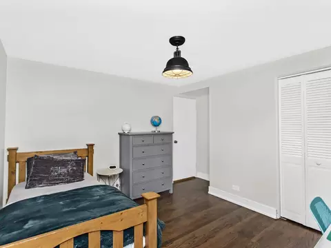 9308 Forestview Rd, Evanston, IL 60203 photo 8