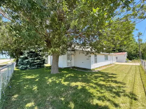 2402 N Market St, Champaign, IL 61822