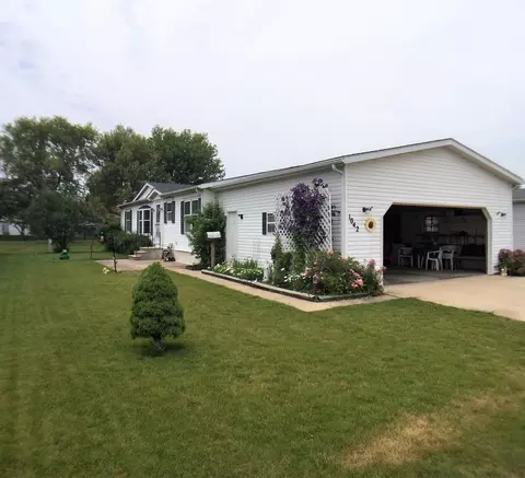 1042 Autumn Dr, Belvidere, IL 61008