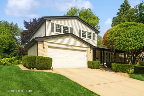 3002 N Dryden Pl, Arlington Heights, IL 60004