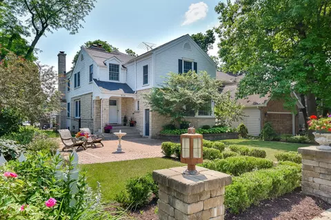 313 N Ellis Ave, Wheaton, IL 60187