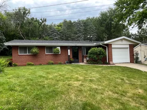 1005 Ogletree Ter, Dixon, IL 61021