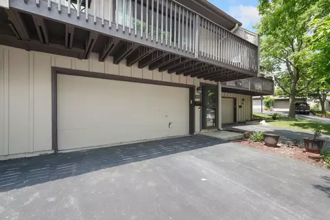 1096 Florimond Dr, Elgin, IL 60123 photo 3