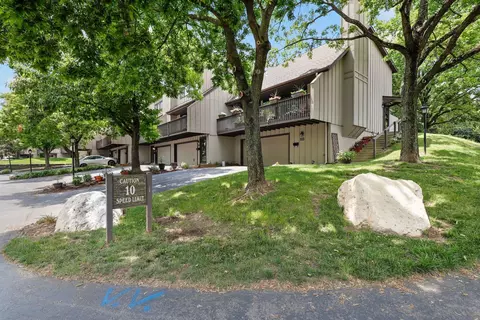 1096 Florimond Dr, Elgin, IL 60123
