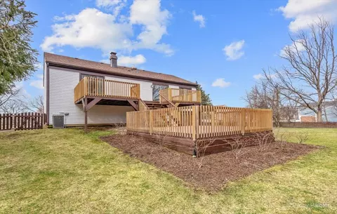 317 Rosecrans Ct, Bartlett, IL 60103 photo 22