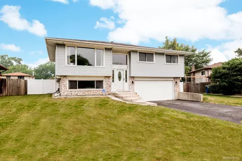 5534 Maple Ln, Midlothian, IL 60445 photo 3