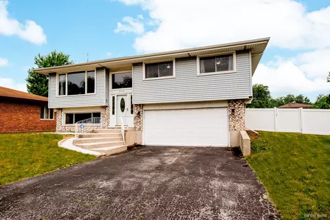 5534 Maple Ln, Midlothian, IL 60445 photo 2