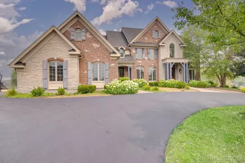 39 W668 Goldenrod Dr, Saint Charles, IL 60175