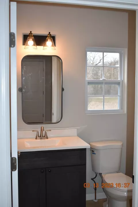 Bath - 200 Crystal Ln, Steger, IL 60475 photo 2 of 5