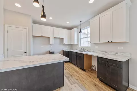 Kitchen - 200 Crystal Ln, Steger, IL 60475 photo 1 of 2