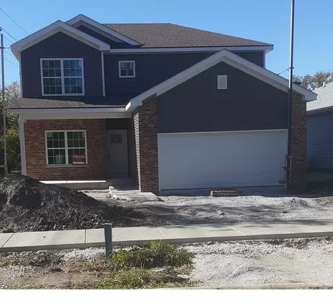 200 Crystal Ln, Steger, IL 60475