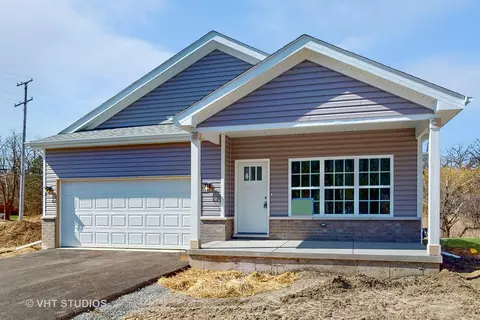 204 Crystal Ln, Steger, IL 60475
