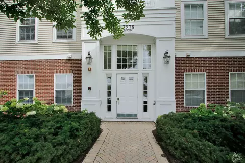 3275 Stratford Ct #2D, Lake Bluff, IL 60044