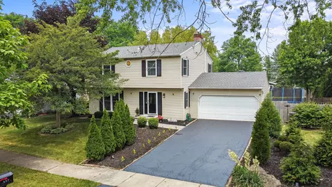 567 Carriage Hill Rd, Naperville, IL 60565