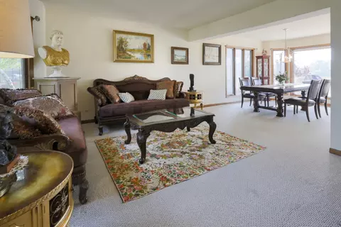 1975 Brookside Ln, Hoffman Estates, IL 60195 photo 5