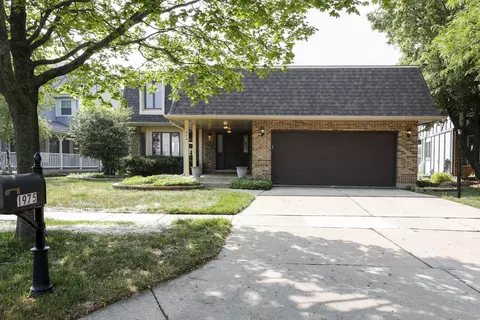 1975 Brookside Ln, Hoffman Estates, IL 60195 photo 3