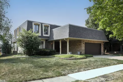 1975 Brookside Ln, Hoffman Estates, IL 60195