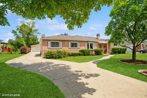 400 Alpine Ln, Hoffman Estates, IL 60169 photo 3