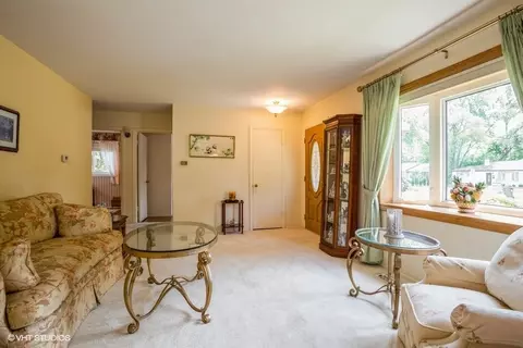 400 Alpine Ln, Hoffman Estates, IL 60169 photo 4