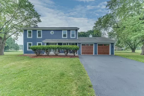 12 Winding Branch Rd, Hawthorn Woods, IL 60047
