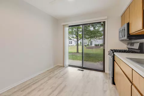 301 Walters Ln #1A, Itasca, IL 60143 photo 9