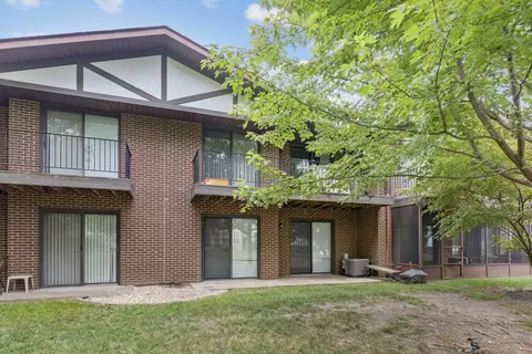 301 Walters Ln #1A, Itasca, IL 60143 photo 17