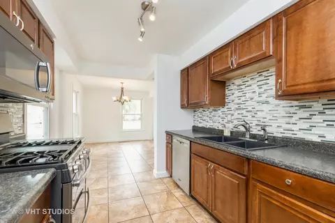 461 Miller Dr, Elgin, IL 60123 photo 8