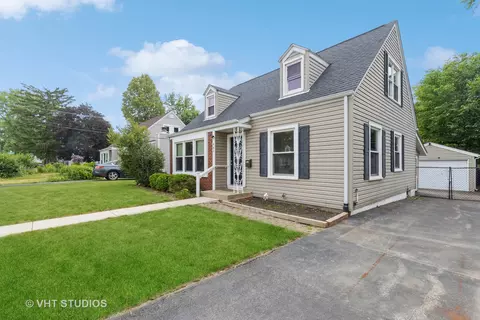 461 Miller Dr, Elgin, IL 60123 photo 2